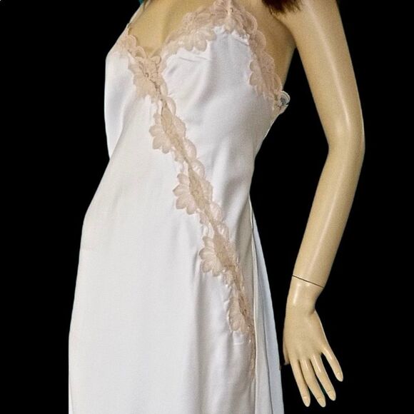 VTG SHINY WHITE SATIN BEIGE LACE FLORAL LONG NIGHTGOWN THIN STRAP -MISS ELAINE- - Picture 10 of 14